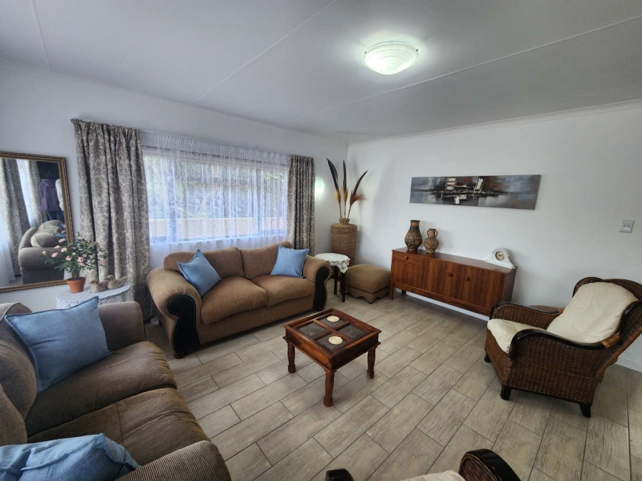 5 Bedroom Property for Sale in Fraaiuitsig Western Cape